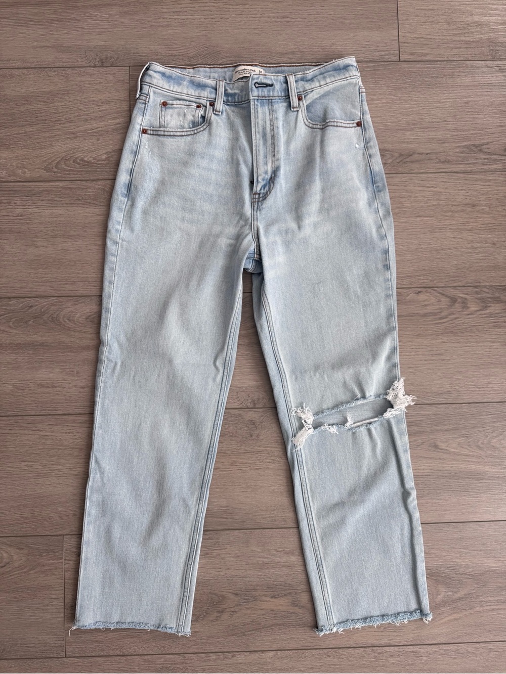 Abercrombie & Fitch The Ankle Straight Ultra High Rise Jeans - Light Wash NWOT